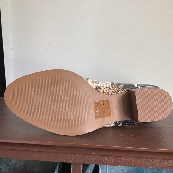 Madewell bootie - Picture 6 of 9